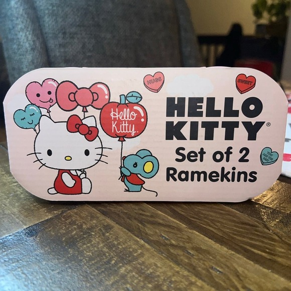 Hello Kitty ramekins - Picture 2 of 3